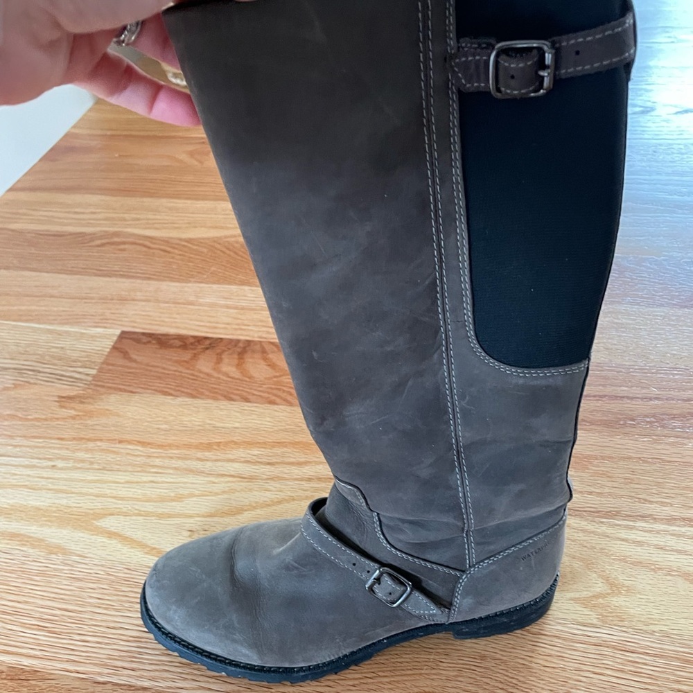 Ariat Gray suede boots size 8